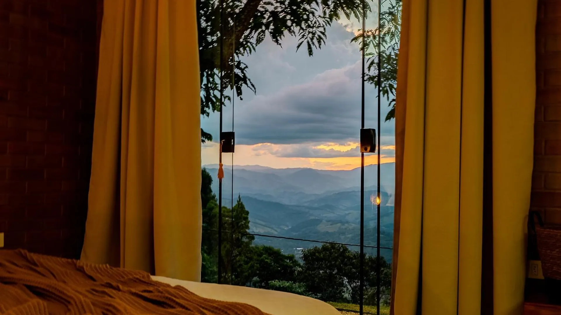 Cabana Nas Montanhas Em Campos Do Jordao contacts